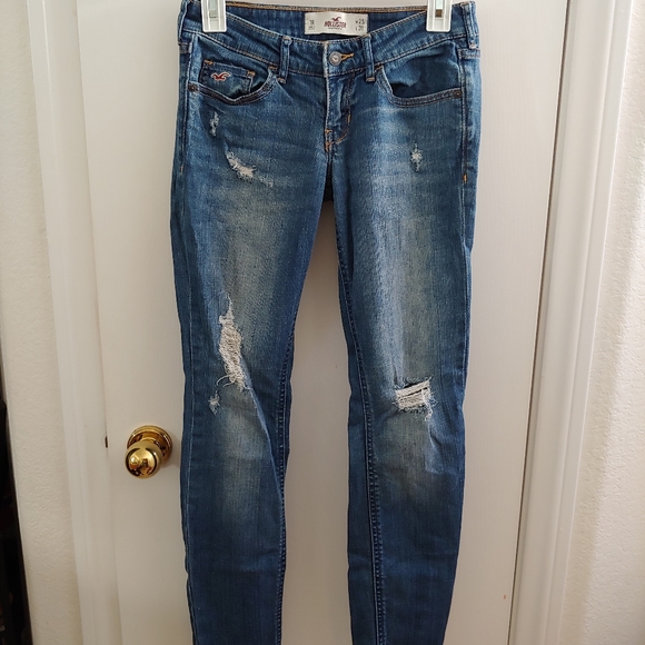 💥Flash Sale💥Holister (1) Distressed Jeans - Picture 1 of 2